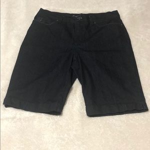 Gloria Vanderbilt blue jean Bermuda shorts size 10